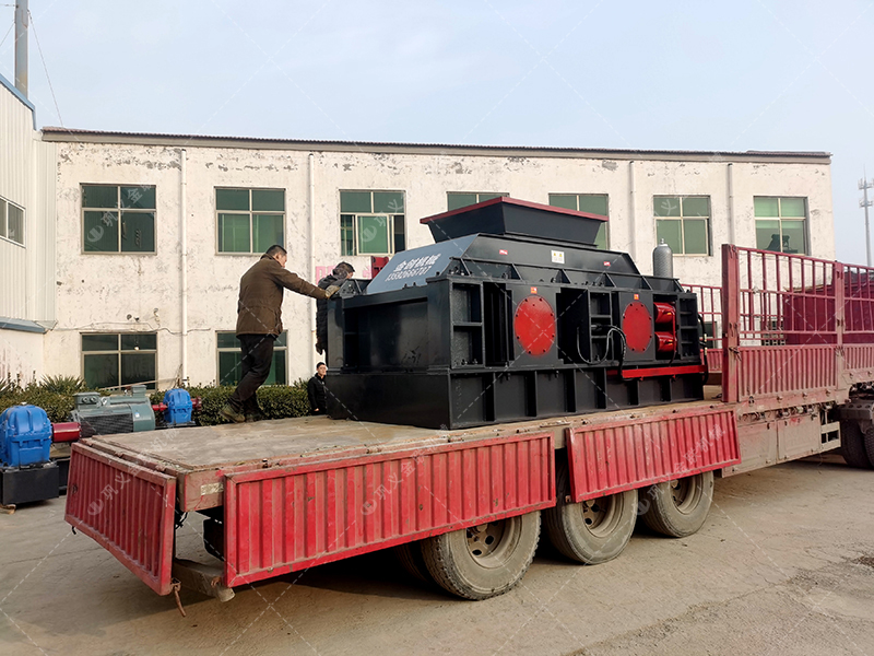 建筑用砂配置的液壓對(duì)輥制砂機(jī)多少錢(qián)一臺(tái)？